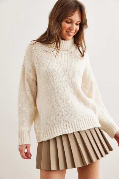 Women's Ecru Fisherman Collar Soft Textured Thick Knit Sweater - OLALOOK