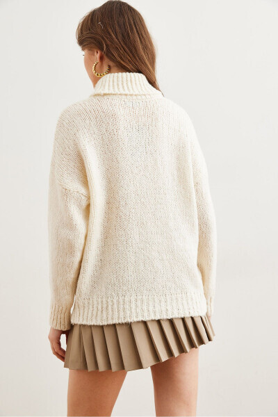 Women's Ecru Fisherman Collar Soft Textured Thick Knit Sweater - 7
