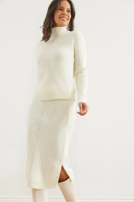 Women's Ecru Geometric Textured Skirted Knitted Suit TKM-19000325-Ecru - 1