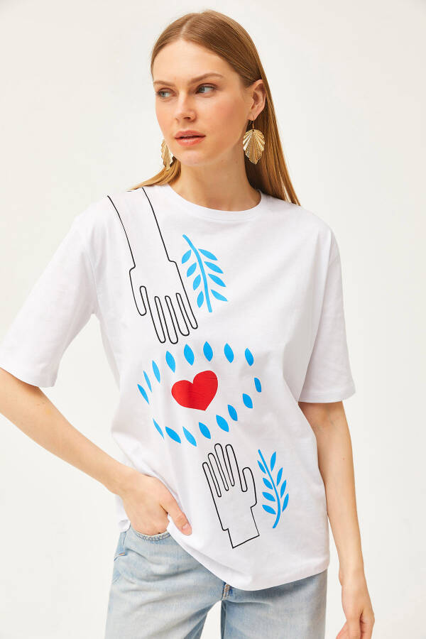 Women's Ecru Hand Heart Printed Relaxed Fit T-Shirt TSH-19000781 - 3