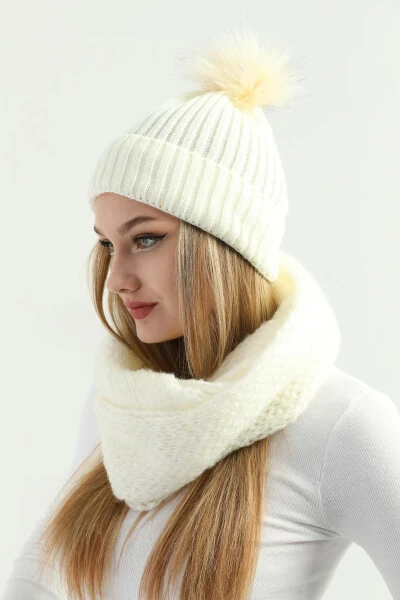 Women's Ecru Knit Pom Pom Beanie and Knitted Neck Warmer Set - RITAGARCIA (1)