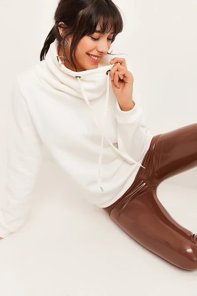 Women's Ecru Long Neck Soft Textured Thick Sweatshirt SWT-19000189 - OLALOOK (1)