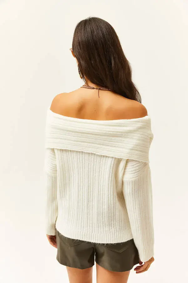 Women's Ecru Madonna Neck Soft Textured Knitted Sweater KZK-19000708 - 4