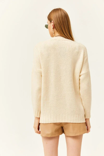 Women's Ecru Pocket Detailed Soft Textured Oversized Knit Sweater KZK-19000767 - 3