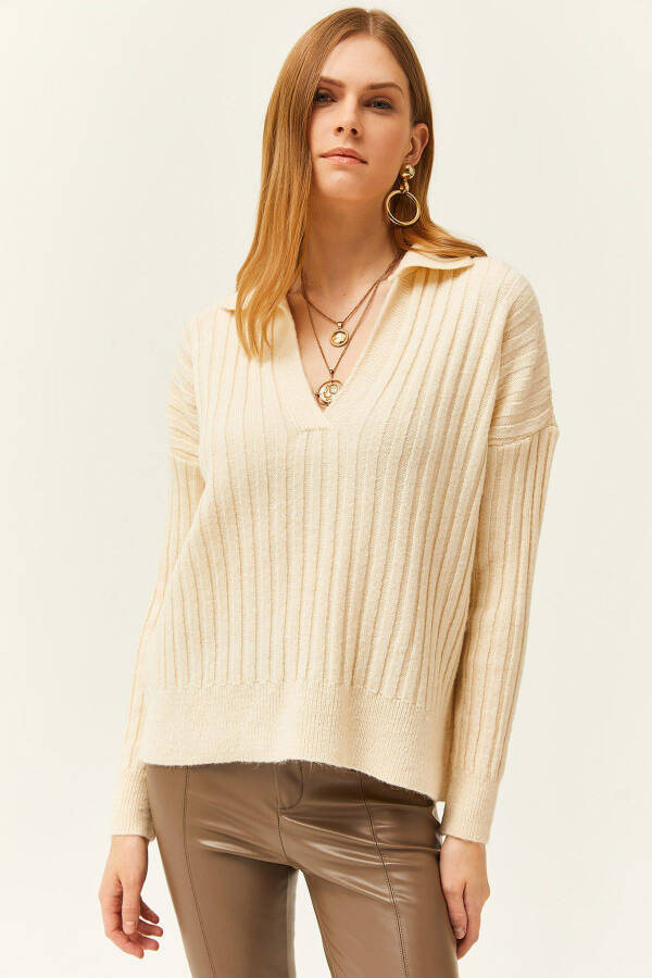 Women's Ecru Polo Neck Thick Ribbed Soft Textured Sweater KZK-19000764 - 1