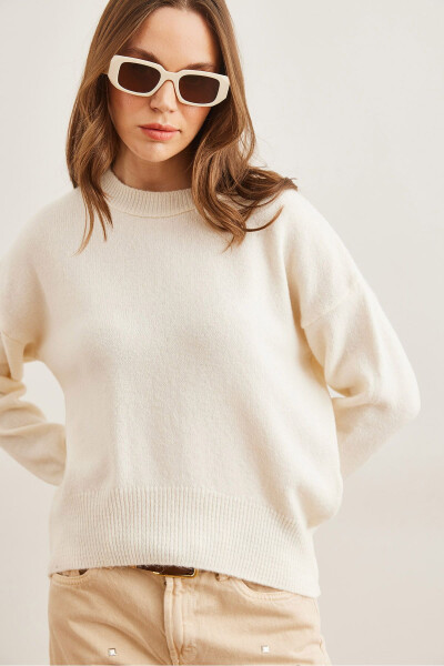 Women's Ecru Six Oval Cycling Collar Basic Knitted Sweater KZK-19000914 - 3