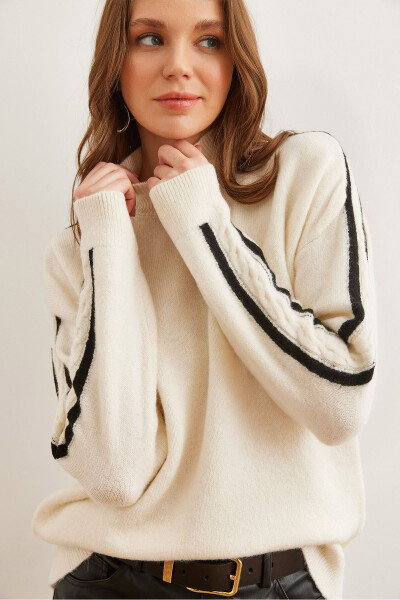 Women's Ecru Sleeve Ribbon Braided Detail Oversized Knitted Sweater - OLALOOK