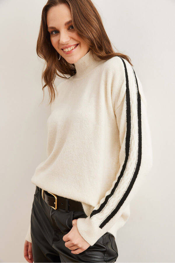 Women's Ecru Sleeve Ribbon Braided Detail Oversized Knitted Sweater - 3