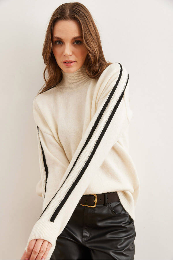 Women's Ecru Sleeve Ribbon Braided Detail Oversized Knitted Sweater - 4