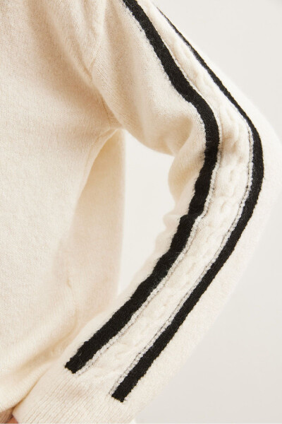 Women's Ecru Sleeve Ribbon Braided Detail Oversized Knitted Sweater - 6