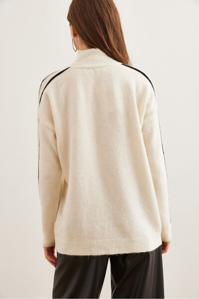 Women's Ecru Sleeve Ribbon Braided Detail Oversized Knitted Sweater - 7