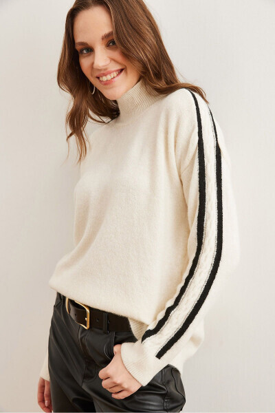 Women's Ecru Sleeve Ribbon Braided Detail Oversized Knitted Sweater - 3