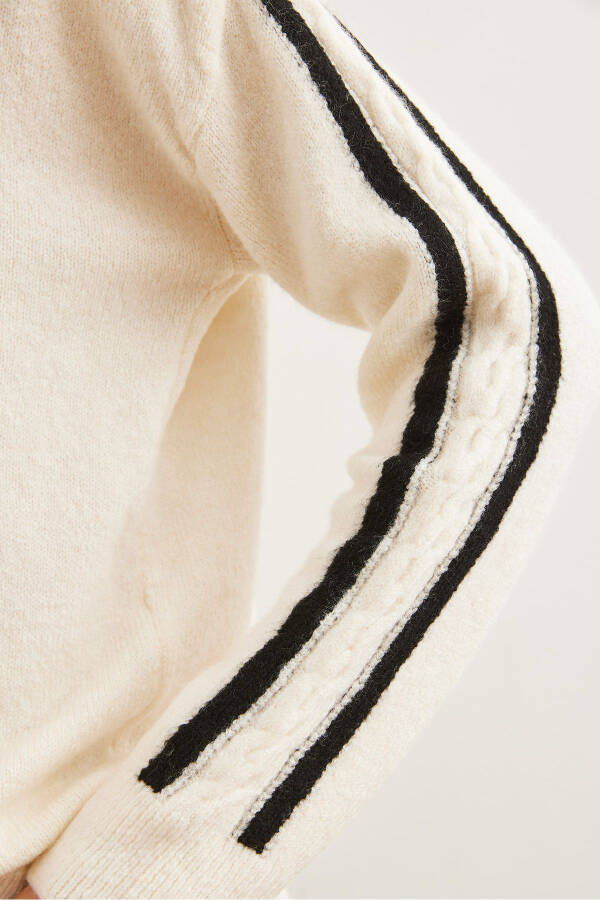 Women's Ecru Sleeve Ribbon Braided Detail Oversized Knitted Sweater - 6