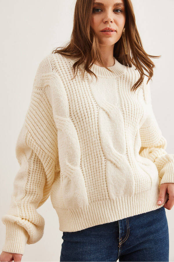 Women's Ecru Thick Hair Knitted Soft Textured CardiganKZK-19000902 - 3