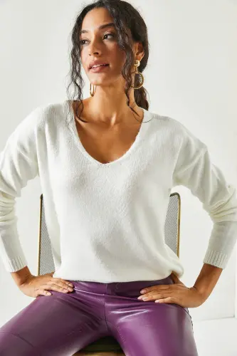Women's Ecru V-Neck Soft Textured Knit Sweater KZK-19000598-Ecru - 2