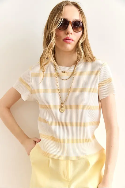 Women's Ecru Yellow Bike Collar Striped Pleated Blouse - 3