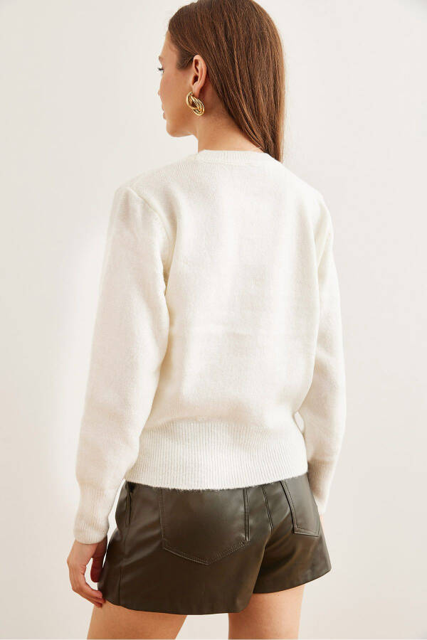 Women's Ecru Yellow Flower Embroidery Soft Knitted Pullover KZK-19000842 - 6