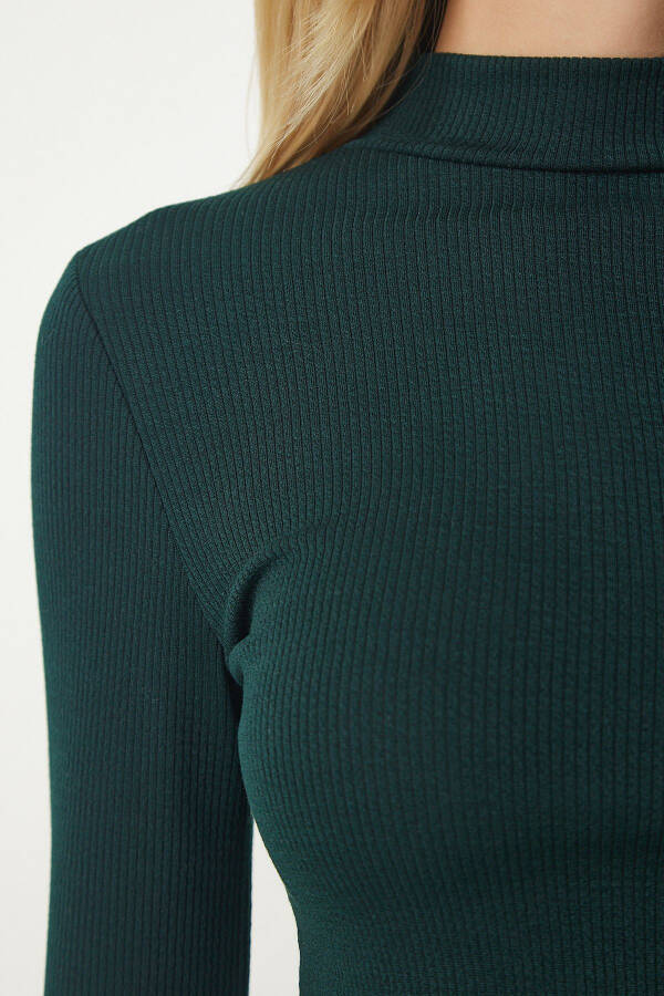 Women's Emerald Green Crew Neck Ribbed Corset Crop Blouse ub00165 - 4