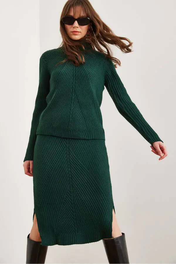 Women's Emerald Green Geometric Textured Skirt and Knitwear Set TKM-19000325 - 3