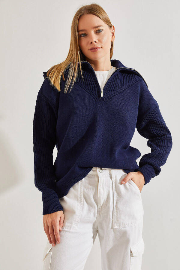 Women's Fisherman Neck Zippered Knit Sweater - 5