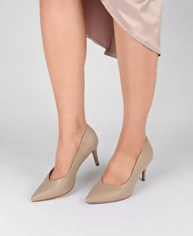 Women's Gabriella Pointed Toe Pumps - 9