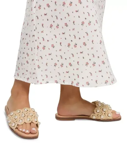 Women's Gizelle Pearl Embellished Flat Slide Sandals - 6