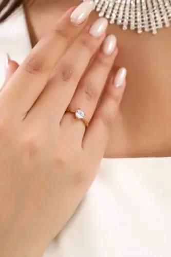 Women's Gold-Colored Heart Single Stone Ring - 1