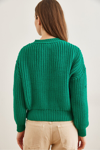Women's Grass Green Turtleneck Chunky Knit Oversized Pullover - 7