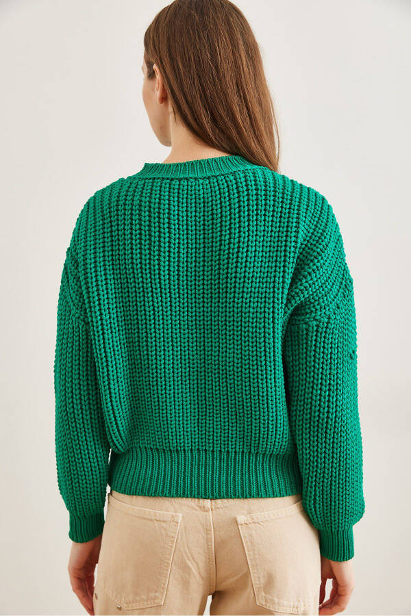Women's Grass Green Turtleneck Chunky Knit Oversized Pullover - 7