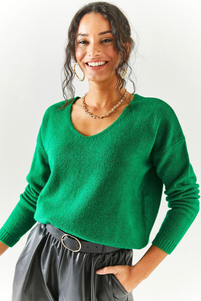 Women's Grass Green V-Neck Soft Textured Knit Sweater KZK-19000598 - 3
