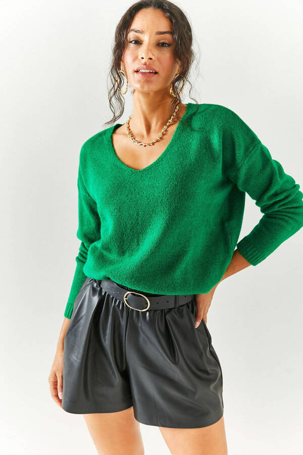 Women's Grass Green V-Neck Soft Textured Knit Sweater KZK-19000598 - 5