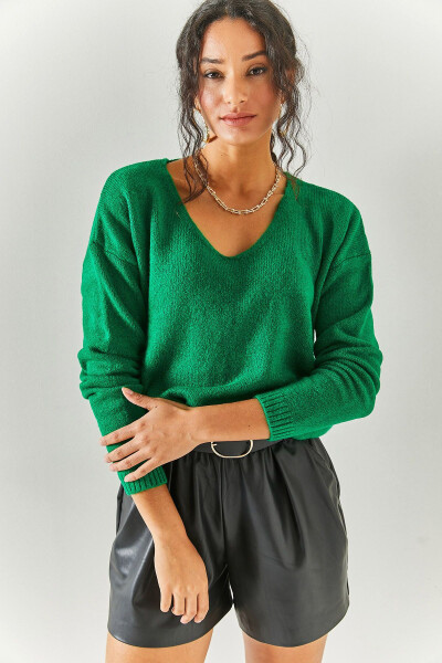 Women's Grass Green V-Neck Soft Textured Knit Sweater KZK-19000598 - OLALOOK