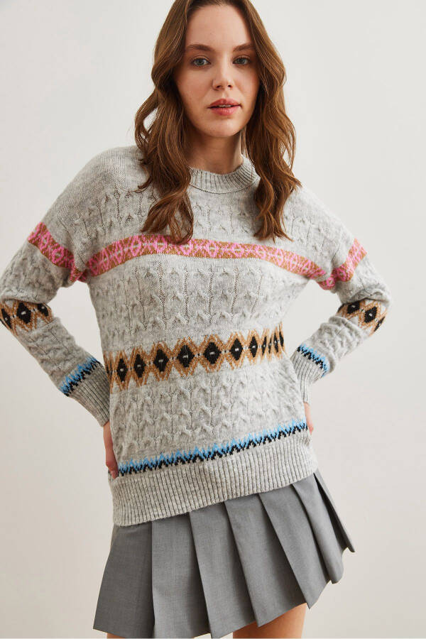 Women's Gray Baklava Patterned Cable Knit Sweater KZK-19000907 - 4