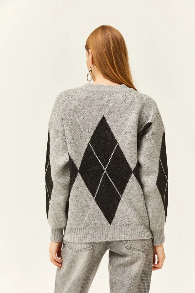 Women's Gray Baklava Patterned Chunky Knit Sweater WSW-19000763 - 2