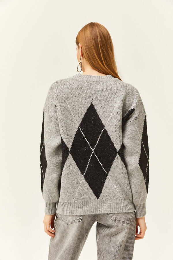 Women's Gray Baklava Patterned Chunky Knit Sweater WSW-19000763 - 2