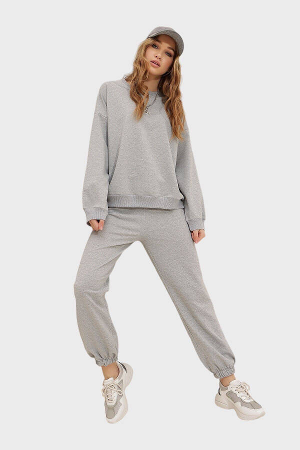 Women's Gray Crew Neck Elastic Waist and Cuff Two-Thread Basic Tracksuit ALC-507-669-001 - 3