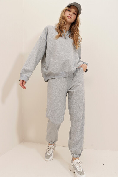 Women's Gray Crew Neck Elastic Waist and Cuff Two-Thread Basic Tracksuit ALC-507-669-001 - 8