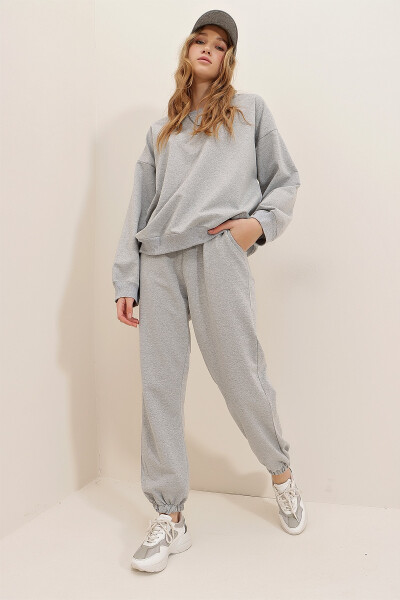 Women's Gray Crew Neck Elastic Waist and Cuff Two-Thread Basic Tracksuit ALC-507-669-001 - 10