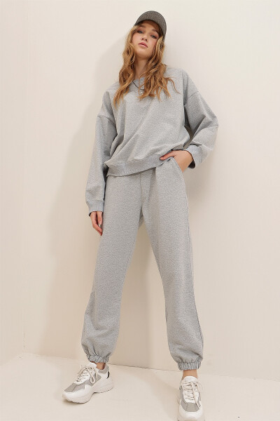 Women's Gray Crew Neck Elastic Waist and Cuff Two-Thread Basic Tracksuit ALC-507-669-001 - 11