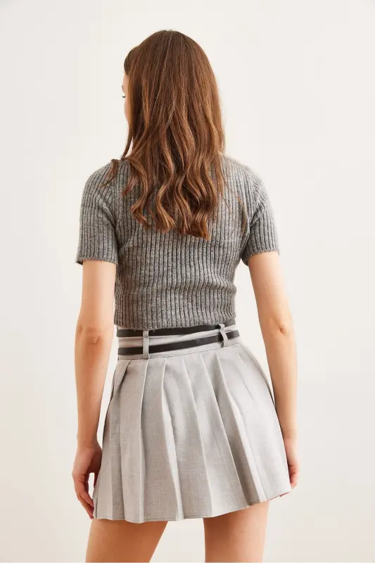 Women's Gray Double Buckled Pleated Mini Woven Skirt ETK - 7