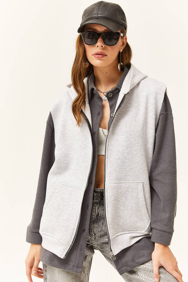 Women's Gray Melange Kangaroo Pocket Hooded Fleece Oversized Vest - 4