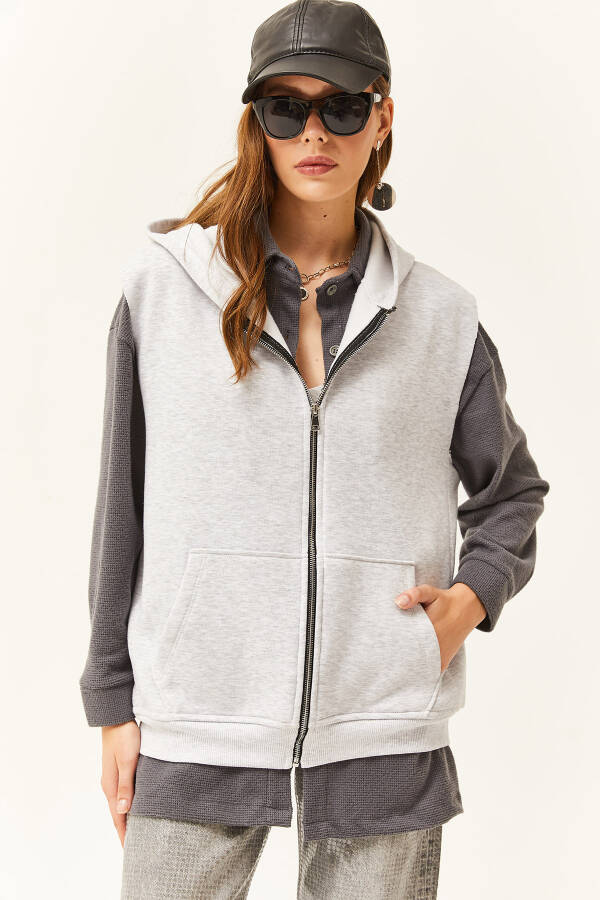 Women's Gray Melange Kangaroo Pocket Hooded Fleece Oversized Vest - 5