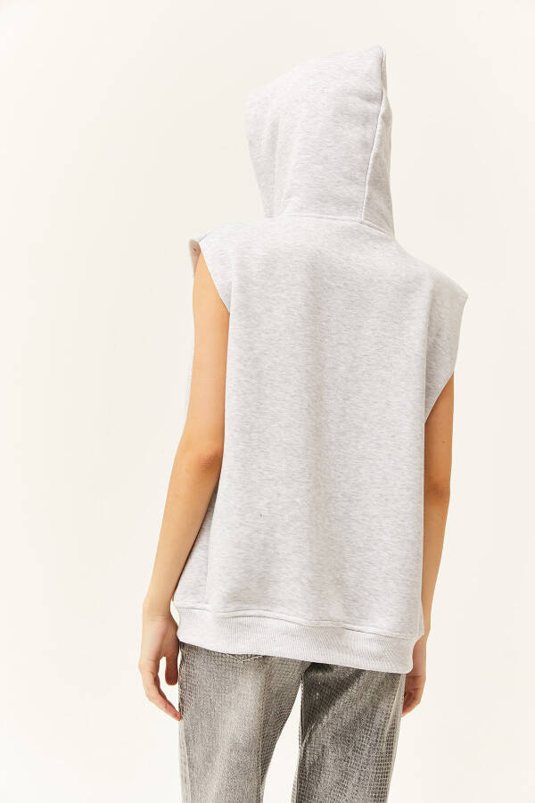 Women's Gray Melange Kangaroo Pocket Hooded Fleece Oversized Vest - 7