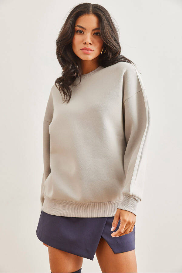 Women's Gray Sleeve Stripe Thistle Thick Sweatshirt SWT-19000688 - 2