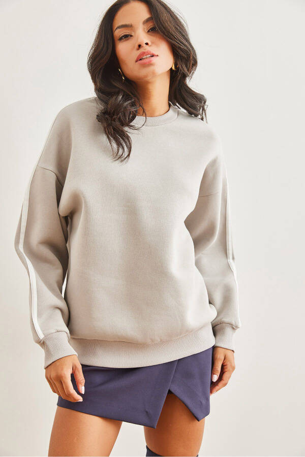 Women's Gray Sleeve Stripe Thistle Thick Sweatshirt SWT-19000688 - 3