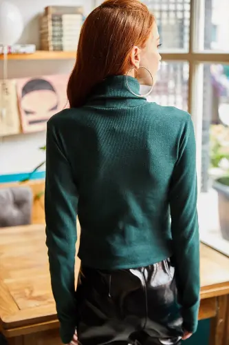 Women's Green Turtleneck Finger Detailed Lycra Crop Blouse BLZ-19001644-Green - 4