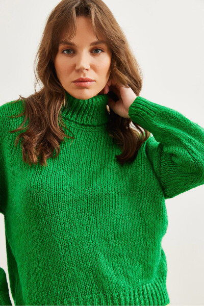 Women's Green Turtleneck Soft Textured Chunky Knit Sweater KZK-19000936 - 5