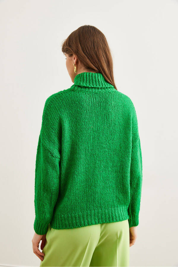 Women's Green Turtleneck Soft Textured Chunky Knit Sweater KZK-19000936 - 6
