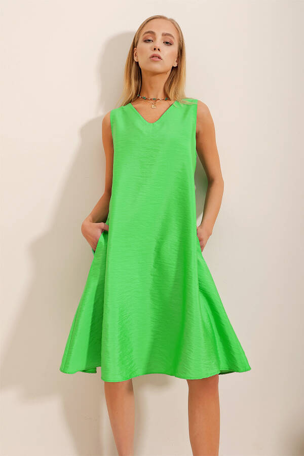 Women's Green V-Neck Double Pocket Aerobic Woven Dress ALC-X10341 - 2