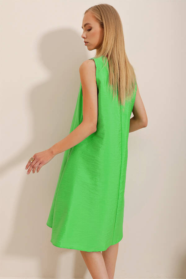 Women's Green V-Neck Double Pocket Aerobic Woven Dress ALC-X10341 - 3